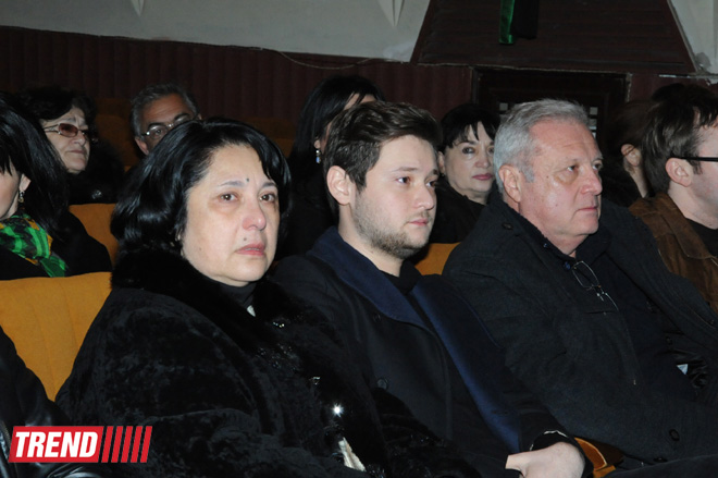 Фирангиз Шарифову аплодисментами проводили в последний путь: "Я безумно люблю вас всех!" (ФОТО)