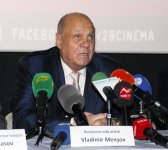 Владимир Меньшов в Баку: "Мне очень приятно видеть, как бакинцы встречают своего знаменитого земляка" (ФОТО)