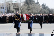 Президент Азербайджана и его супруга приняли участие в церемонии поминовения памяти жертв Ходжалинской трагедии (ФОТО)