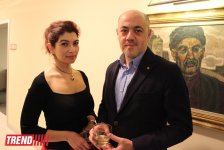 Азербайджанский "Xalq Bank" презентовал книгу о жизни и творчестве Микаила Абдуллаева (ФОТО)