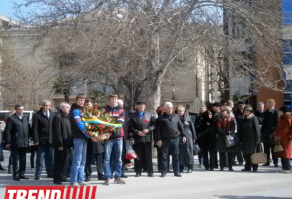 В Баку почтили память украинского поэта и писателя Тараса Шевченко (ФОТО)