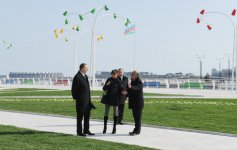 Президент Азербайджана и его супруга приняли участие в открытии в Баку современного аттракциона-панорамы (ФОТО)