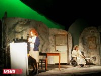 Премьера спектакля "Королева красоты Линена" в Баку: гнев, раздражение и череда монотонных дней (ФОТО)