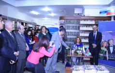 В Баку презентована книга российской писательницы Нины Пушковой, переведенная на азербайджанский язык (ФОТО)