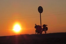 Рамиль Зиядов продолжает свое мировое велотурне - из Брянска в Москву (ФОТО)