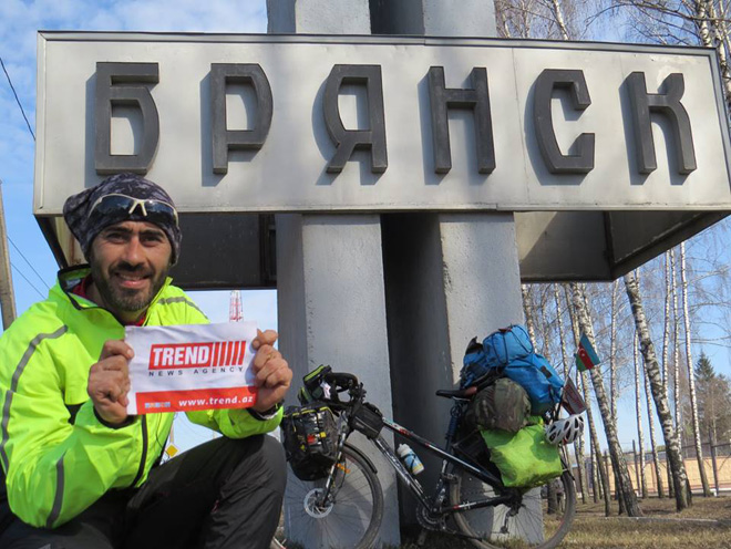 Рамиль Зиядов продолжает свое мировое велотурне - из Брянска в Москву (ФОТО)