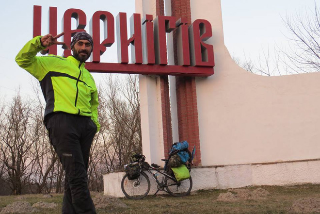 Рамиль Зиядов продолжает свое мировое велотурне - из Брянска в Москву (ФОТО)
