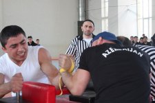 Определены победители чемпионата Азербайджана по армрестлингу среди взрослых и молодежи (ФОТО)