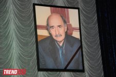 В Баку прошла церемония прощания с выдающимся писателем и сценаристом Исой Гусейновым (ФОТО)