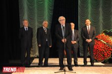 В Баку прошла церемония прощания с выдающимся писателем и сценаристом Исой Гусейновым (ФОТО)