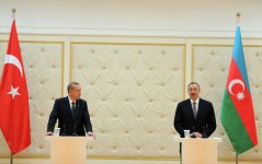 В Баку состоялась совместная пресс-конференция Президента Азербайджана и Премьера Турции (ФОТО)
