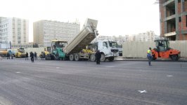 На одной из центральных автодорог в Баку начались ремонтные работы (ФОТО)