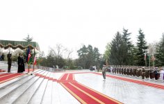 В Тегеране состоялась официальная церемония встречи Президента Азербайджана Ильхама Алиева  (ФОТО)