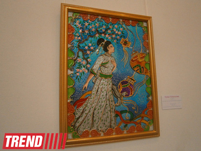Герои произведений Низами Гянджеви в витражной росписи - выставка Магера Магеррамова(ФОТО)