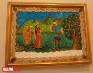 Герои произведений Низами Гянджеви в витражной росписи - выставка Магера Магеррамова(ФОТО)