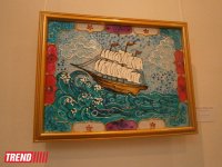 Герои произведений Низами Гянджеви в витражной росписи - выставка Магера Магеррамова(ФОТО)