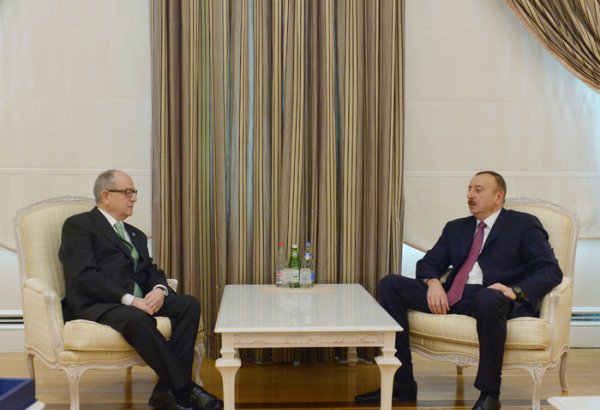Azerbaijani president greets Turkic-Speaking States representative