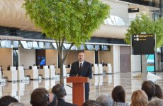 Президент Ильхам Алиев: Азербайджан и впредь будет играть роль транспортно-логистического центра в мировом масштабе (ФОТО)