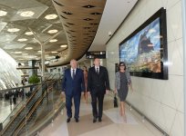 Президент Ильхам Алиев: Азербайджан и впредь будет играть роль транспортно-логистического центра в мировом масштабе (ФОТО)