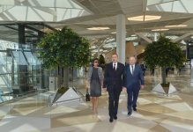 Президент Ильхам Алиев: Азербайджан и впредь будет играть роль транспортно-логистического центра в мировом масштабе (ФОТО)