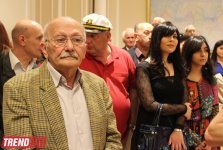 В Баку открылась выставка Инны Костиной и Лии Швелидзе "Линия и Краска" (ФОТО)