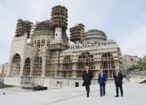 Президент Азербайджана ознакомился с ходом строительных работ в новом комплексе мечети в Баку (ФОТО)