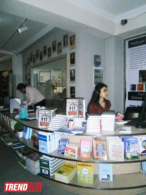 В Баку состоялась презентация новых книг известного писателя Натига Расулзаде (ФОТО)