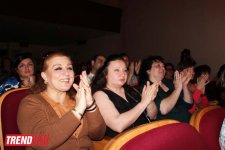 В Баку состоялась премьера спектакля XVII века в оригинальной постановке Анны Потаповой из Москвы (ФОТО)