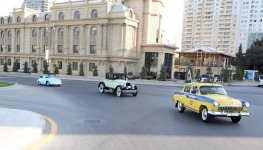 В Баку состоялся пробег классических автомобилей, посвященный 91-й годовщине со дня рождения общенационального лидера Гейдара Алиева (ФОТО)
