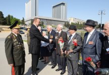 Президент Ильхам Алиев: В Азербайджане к ветеранам проявляются большое внимание и забота (версия 2) (ФОТО)