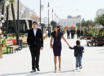 Президент Азербайджана и его супруга приняли участие в Празднике цветов (ФОТО)