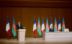 Президент Ильхам Алиев: Азербайджано-французские отношения и в будущем будут развиваться по нарастающей (ФОТО)