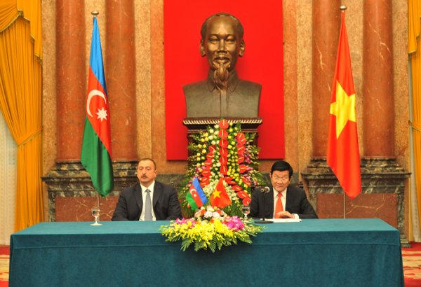 Presidents of Azerbaijan and Vietnam make statements for press (PHOTO)