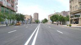 Завершена укладка асфальтобетонного покрытия на одной из автодорог Баку (ФОТО)