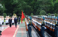 Во Вьетнаме состоялась церемония официальной встречи Президента Азербайджана (ФОТО)