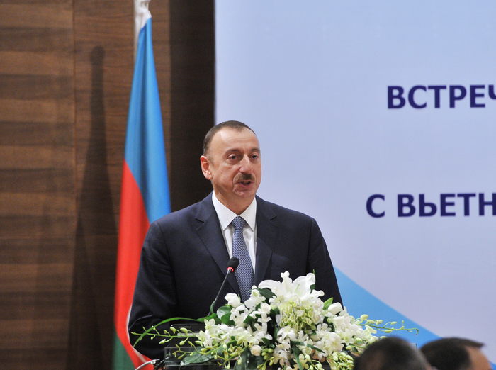 Президент Ильхам Алиев встретился с вьетнамскими выпускниками вузов Азербайджана (ФОТО) (версия 2)