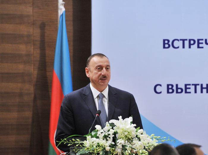 Президент Ильхам Алиев встретился с вьетнамскими выпускниками вузов Азербайджана (ФОТО) (версия 2)