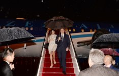 Президент Азербайджана прибыл с рабочим визитом в Китай (ФОТО)