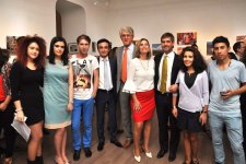 В Баку представлена фотовыставка "Азербайджан глазами аргентинцев" (ФОТО)