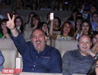 Первый соло-концерт Натаван Хабиби "Dinlə" - красочные видеоинсталяции, selfi, праздничный торт (ФОТО)
