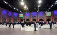 Президент Ильхам Алиев и его супруга приняли участие в официальном приеме по случаю Дня Республики (ФОТО)