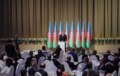 Президент Ильхам Алиев и его супруга приняли участие в официальном приеме по случаю Дня Республики (ФОТО)