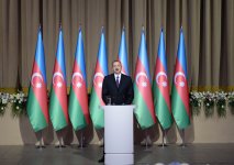 Президент Ильхам Алиев и его супруга приняли участие в официальном приеме по случаю Дня Республики (ФОТО)