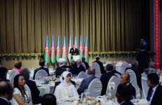 Президент Ильхам Алиев и его супруга приняли участие в официальном приеме по случаю Дня Республики (ФОТО)