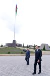 Ильхам Алиев ознакомился с условиями, созданными на Площади флага в Нефтчале (ФОТО)