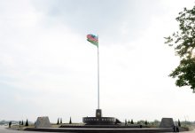 Ильхам Алиев ознакомился с условиями, созданными на Площади флага в Нефтчале (ФОТО)