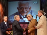 В Баку состоялся торжественный вечер, посвященный 75-летию известного писателя-драматурга Вагифа Самедоглу (ФОТО)