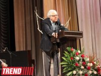 В Баку состоялся торжественный вечер, посвященный 75-летию известного писателя-драматурга Вагифа Самедоглу (ФОТО)
