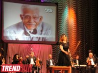 В Баку состоялся торжественный вечер, посвященный 75-летию известного писателя-драматурга Вагифа Самедоглу (ФОТО)