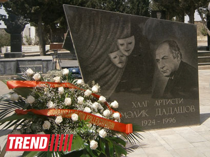 В Баку почтили память выдающегося актера Мелика Дадашова (ФОТО)